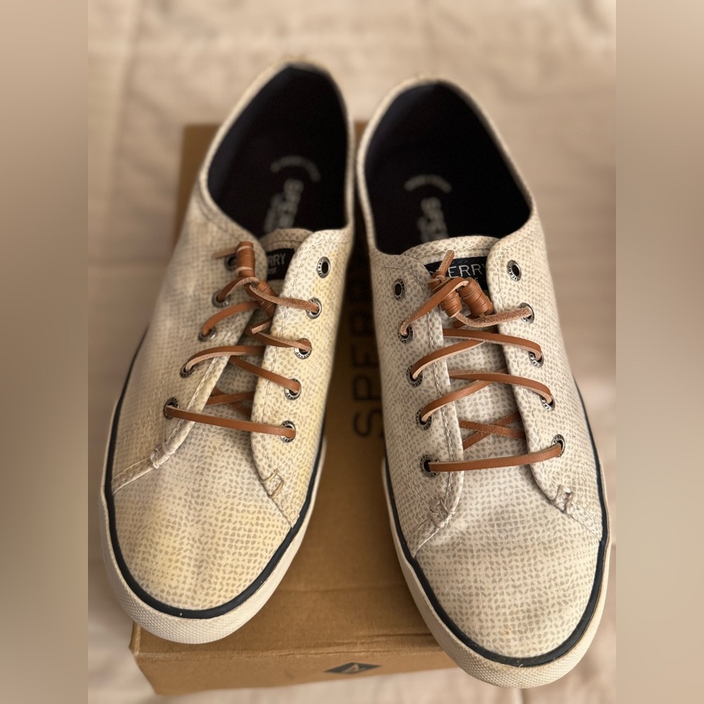 SPERRY Sneakers - Worn - Memory Foam - Light Staining